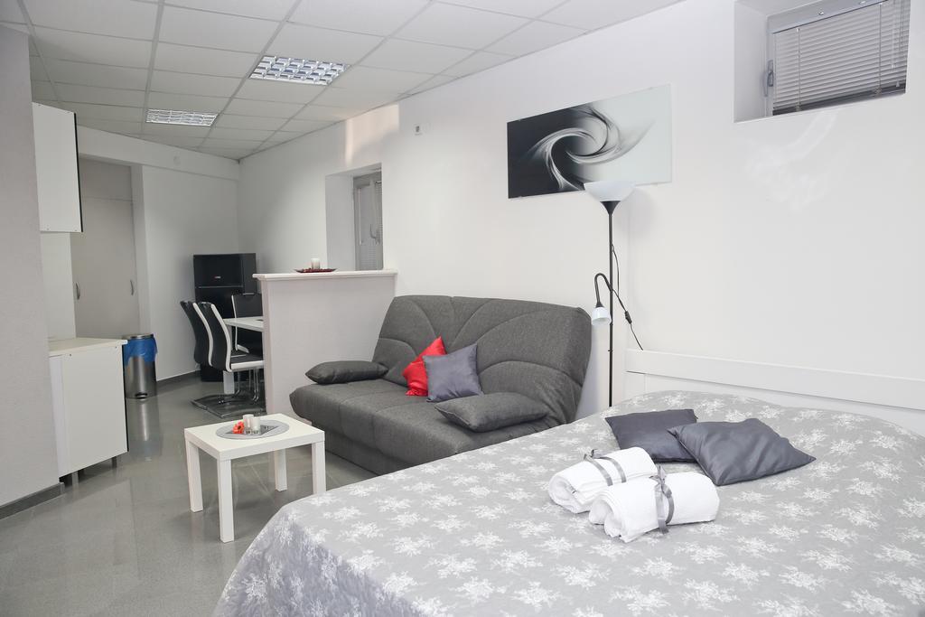 Apartments Qualitas โกตอร์ ภายนอก รูปภาพ